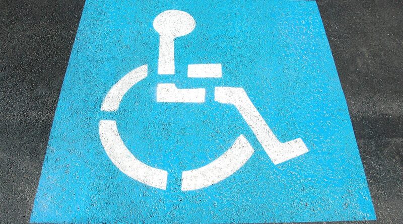 pijany 23-latek zaparkował na miejscu dla niepełnosprawnych