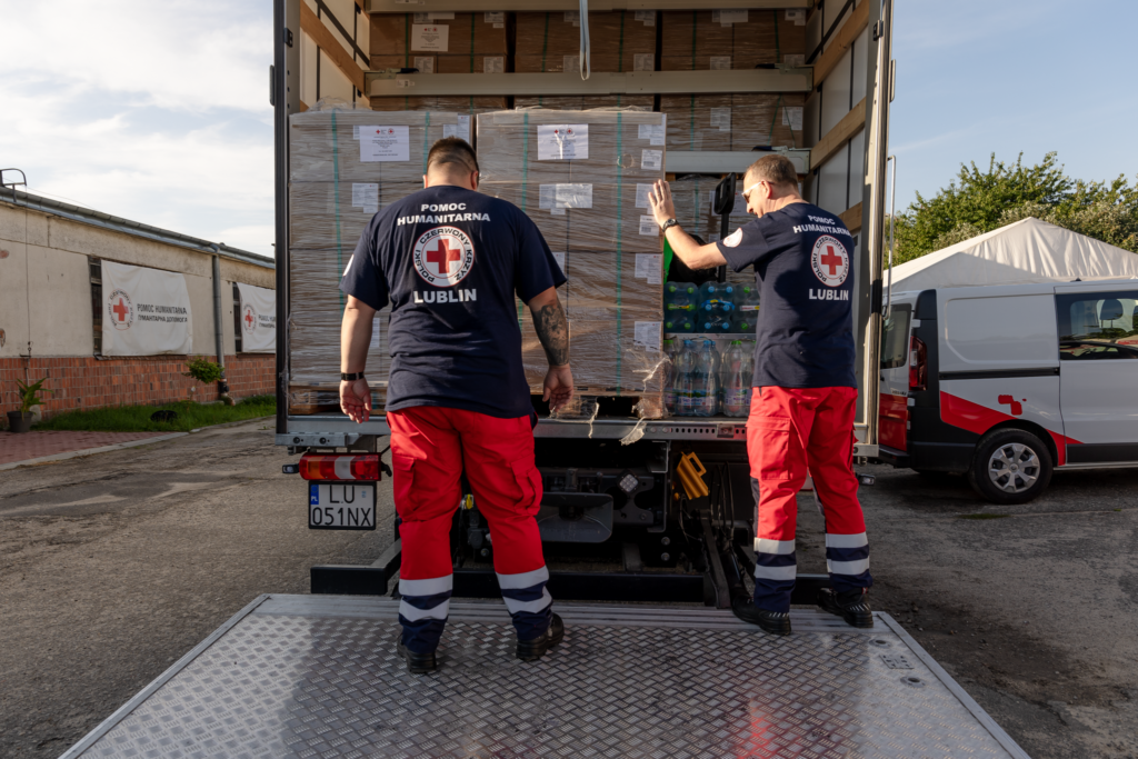 PCK wysyła transport pomocy humanitarnej do Słowienii