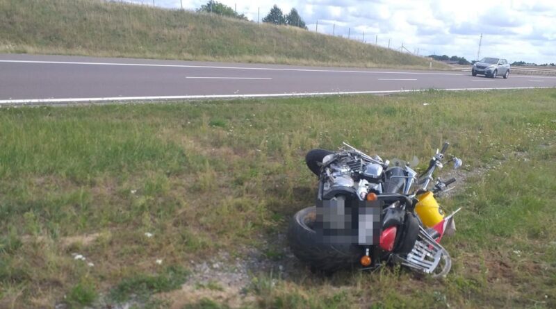 śmiertelny wypadek motocyklisty na S17, pomimo reanimacji mężczyzna zmarł.