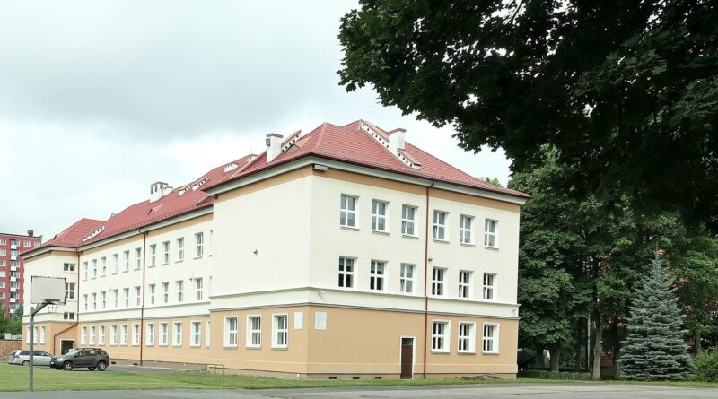 Przy Szkole Podstawowej nr 15 w Lublinie powstanie pierwsze mobilne boisko
