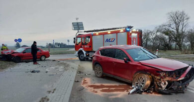 Zderzenie dwóch samochodów osobowych na trasie Łęczna - Milejów
