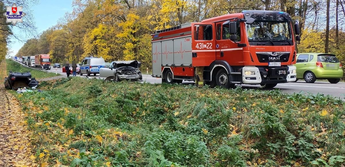 zderzenie 6 pojazdów na DK-17 w Łopienniku Podleśnym