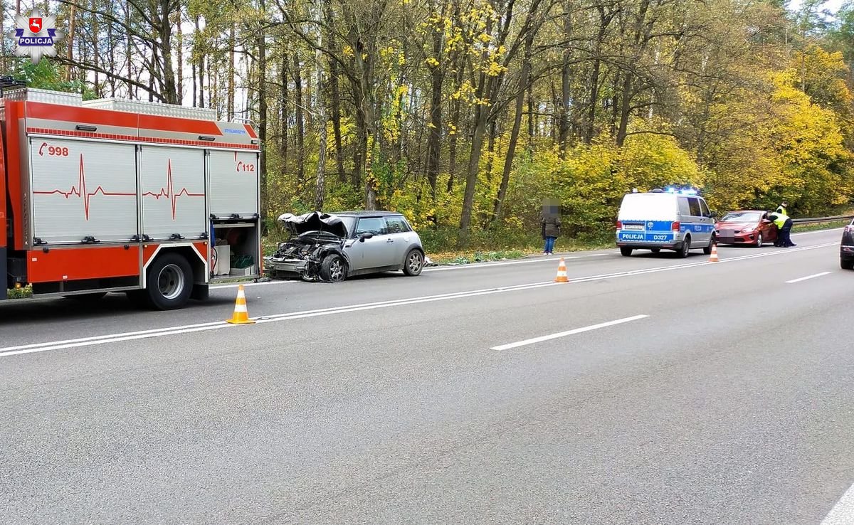 zderzenie 6 pojazdów na DK-17 w Łopienniku Podleśnym