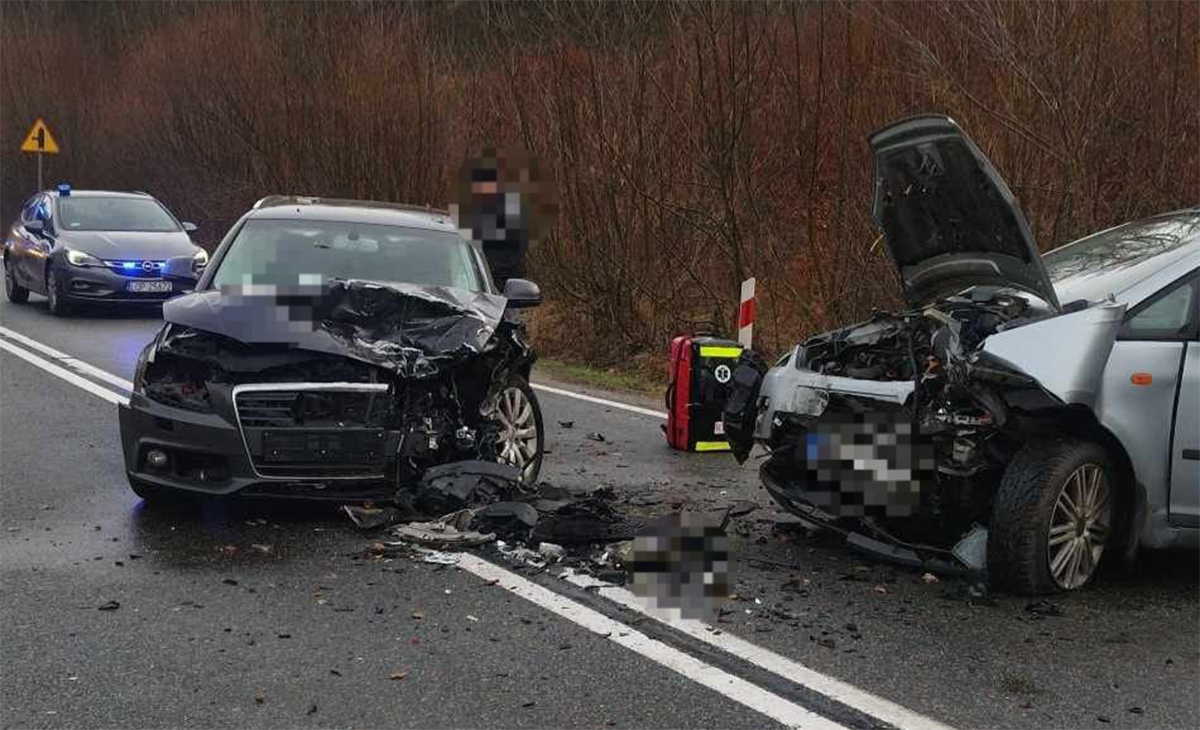 Kluczkowice Zbyt ostro wszedł w zakręt i uderzył w Forda