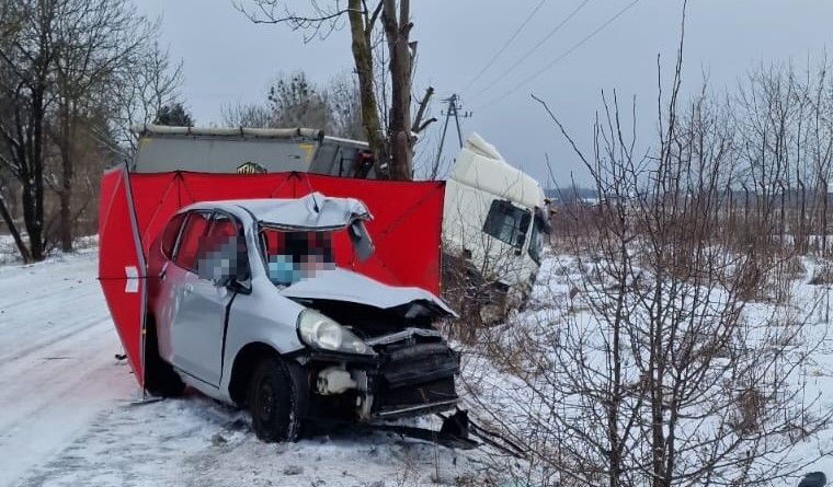 Małaszewicze Małe. Tragiczne zderzenie samochodu osobowego z ciężarówką