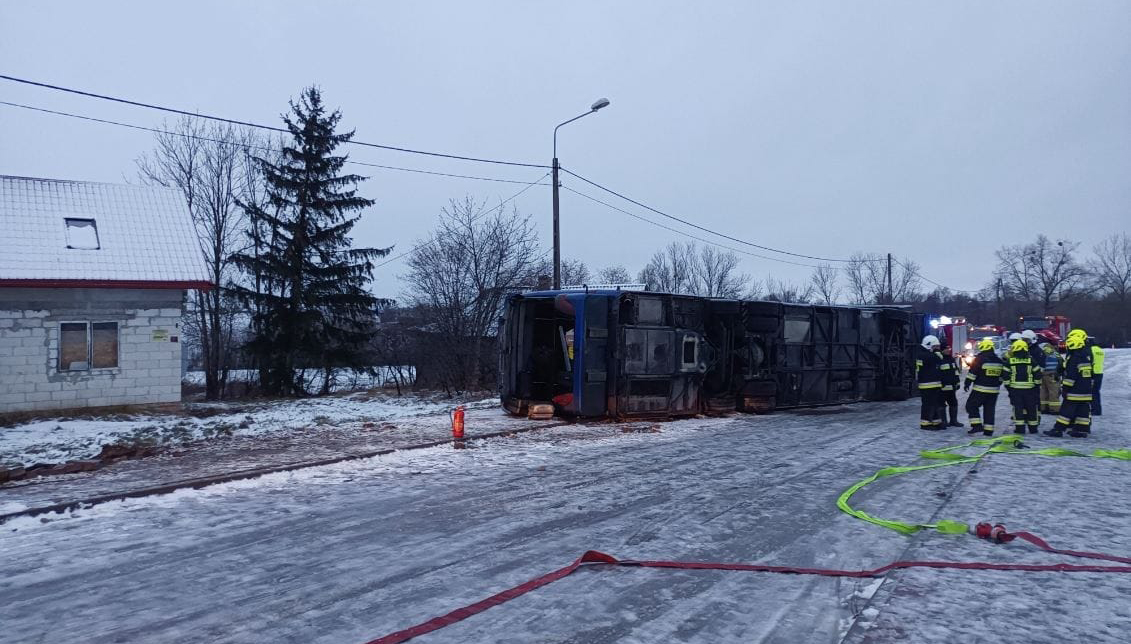 Wypadek autobusu w miejscowości Gołębie