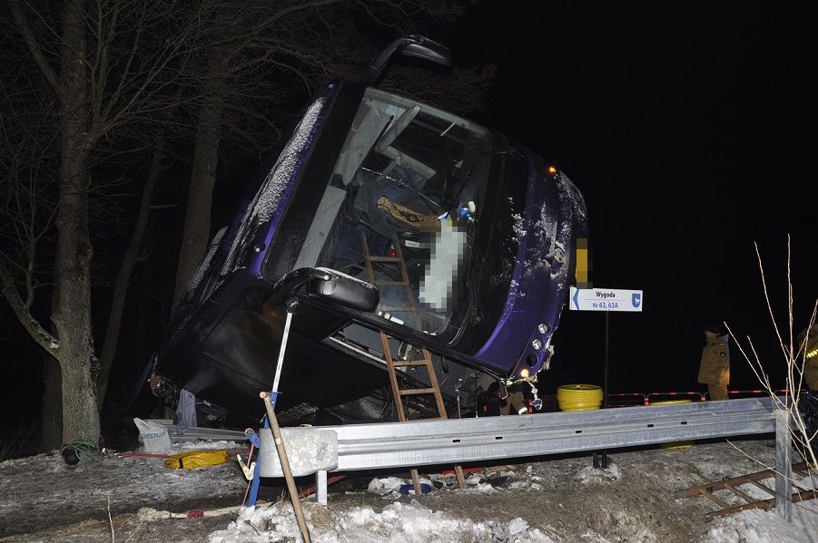 Wypadek autokaru w Wisznicach