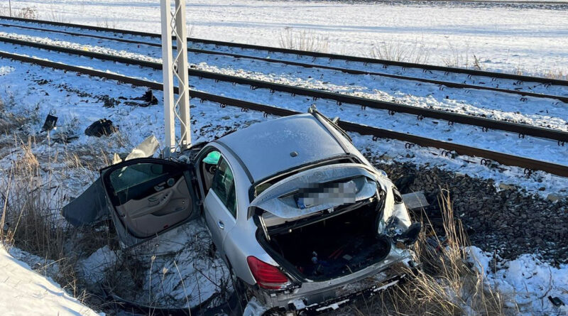 Zderzenie samochodu z pociągiem relacji Lublin - Kraśnik