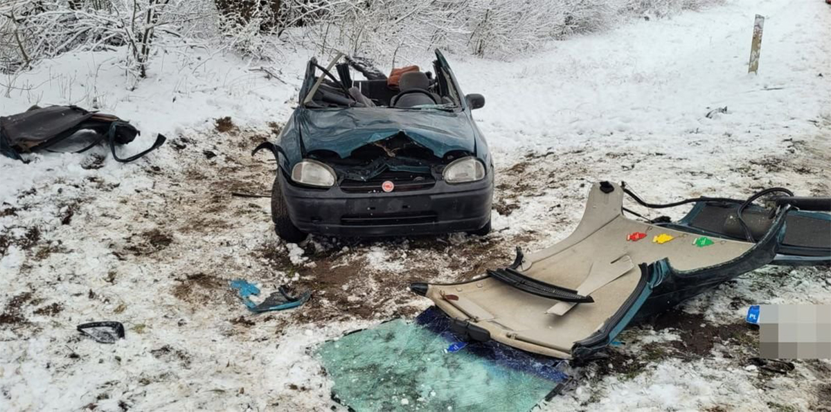 Tragiczny wypadek na DW-813 niedaleko Ziółkowa. Cztery osoby poszkodowane, jedna zmarła w szpitalu