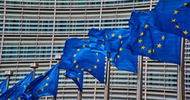 W życie wszedł unijny akt o usługach cyfrowych. Komisja Europejska informuje o pierwszym wszczętym postępowaniu przeciwko TikTokowi