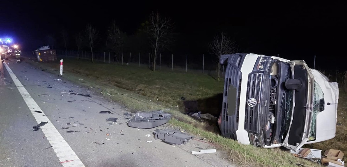 Wypadek z udziałem busa i ciężarówki na drodze ekspresowej S-12