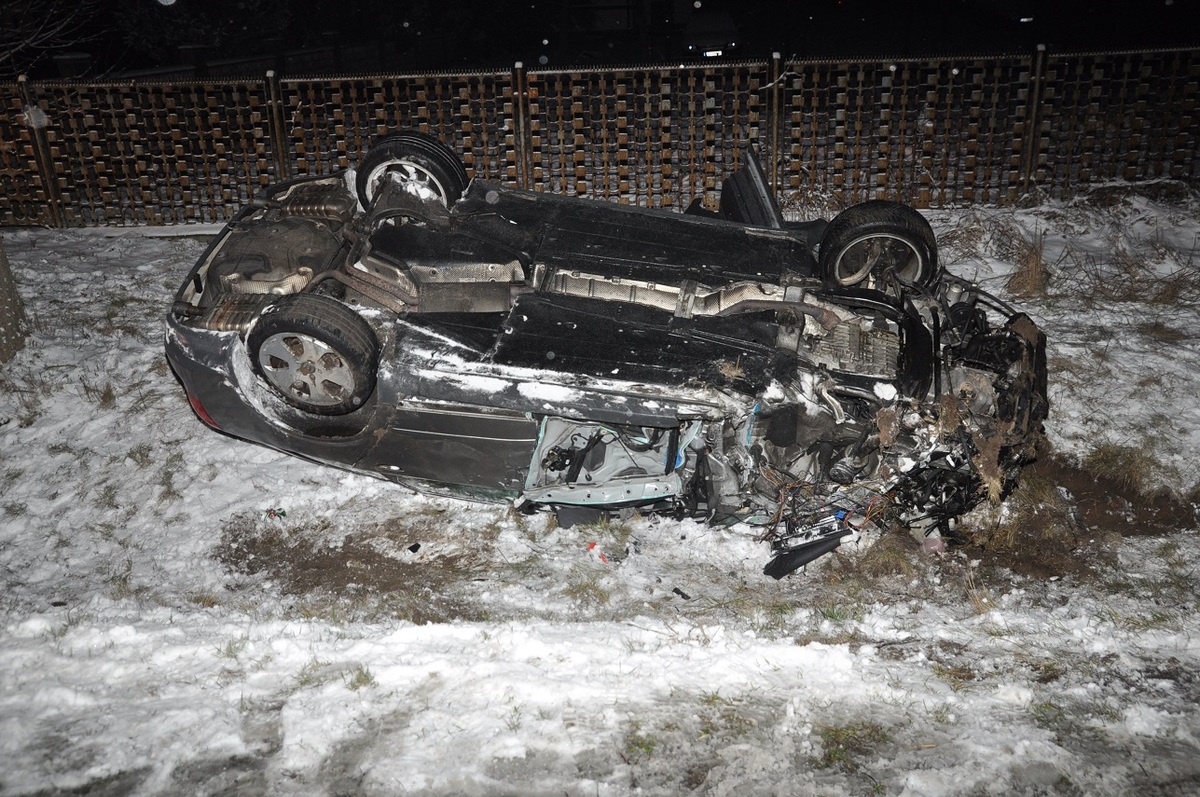 Groźne zderzenie Audi z ciężarówką w Międzyrzecu Podlaskim