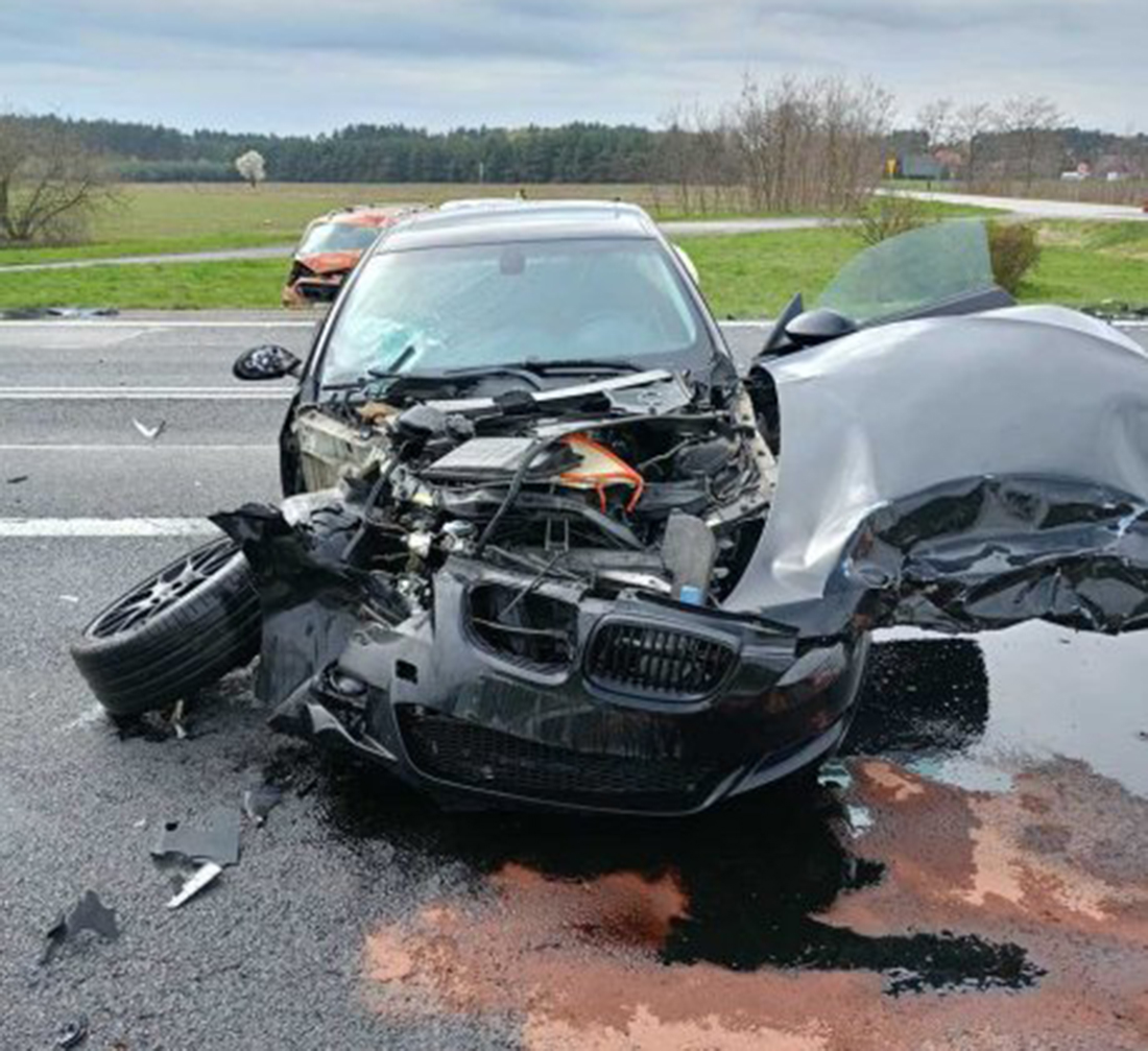 Wypadek na obwodnicy Lubartowa. Trzy osoby trafiły do szpitala