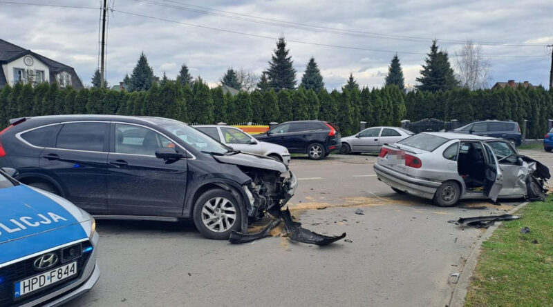 Żółtańce-Kolonia. Poszukiwany wpadł podczas kolizji drogowej