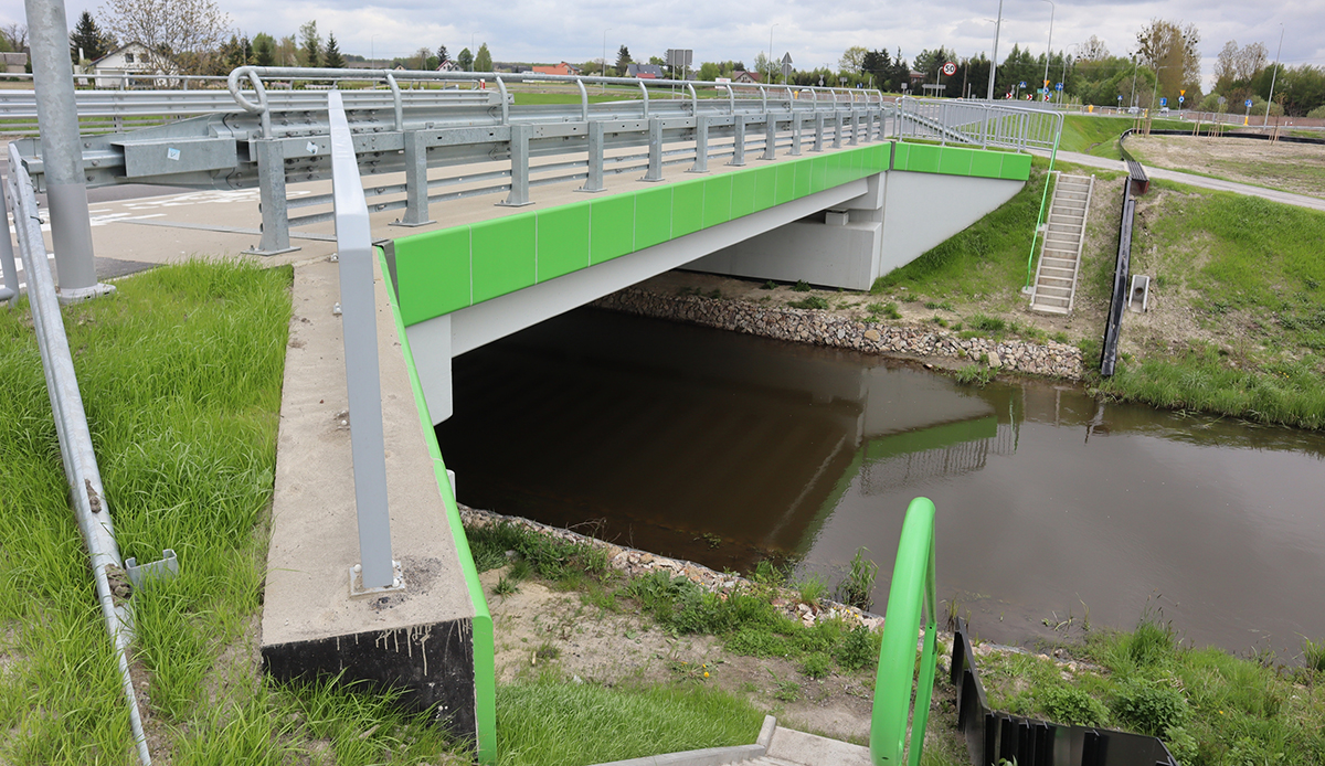 Droga nad jeziora już po rozbudowie