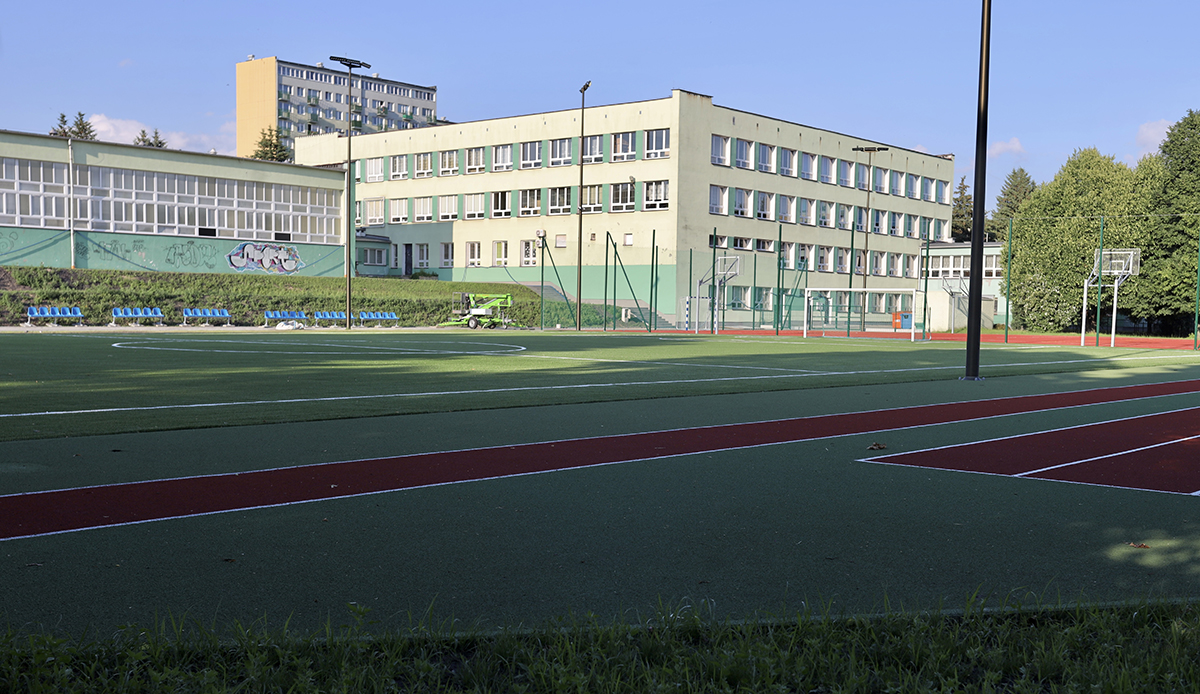 Szkoła przy ul. Rzeckiego doczekała się nowych obiektów sportowych 