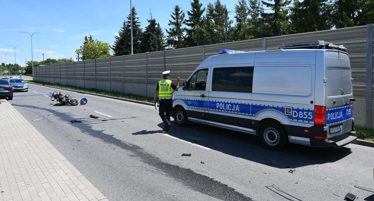 Wypadek podczas egzaminu na prawo jazdy. Kierujący L-ką trafił do szpitala