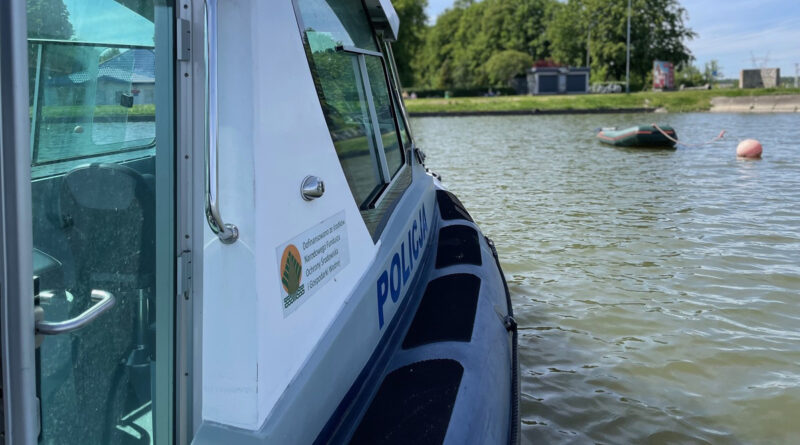 Dwóch kajakarzy wpadło do Zalewu Zembrzyckiego. Interweniowała policja