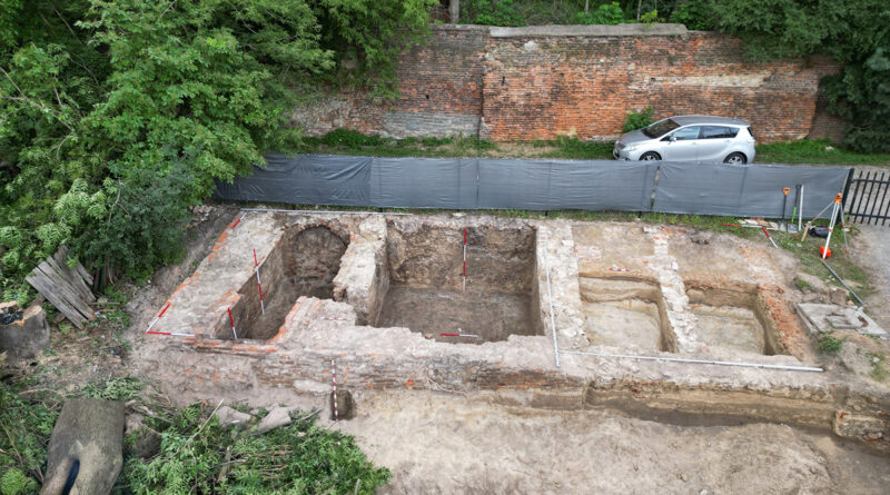 Odkrycie archeologiczne przy ul. Siennej. To pozostałości zabudowań z XVIII wieku