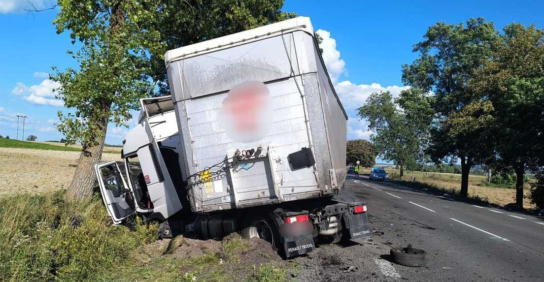 Śmiertelne zderzenie Toyoty z TIR-em w miejscowości Tytusin