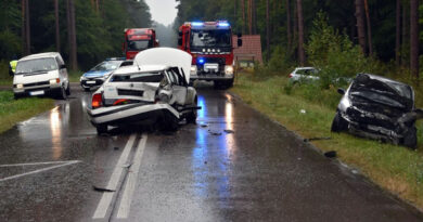 Zignorowała znak STOP i doprowadziła do wypadku. Troje kierujących trafiło do szpitala