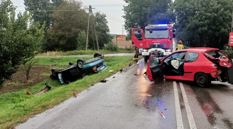 Niespokojna środa w gminie Spiczyn. Pięć aut rozbitych, trzy osoby w szpitalu