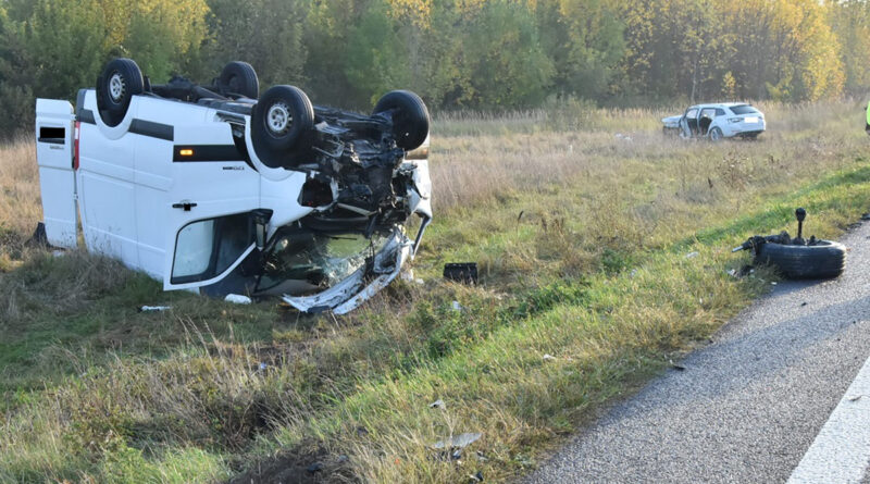 Zderzenie Skody z dostawczakiem w Międzyrzecu Podlaskim