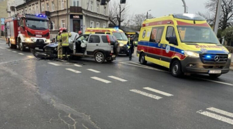 Zderzenie trzech samochodów na ul. Kunickiego w Lublinie