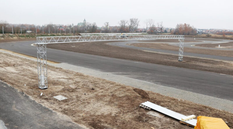 Budowa autodromu w Biłgoraju na ostatniej prostej