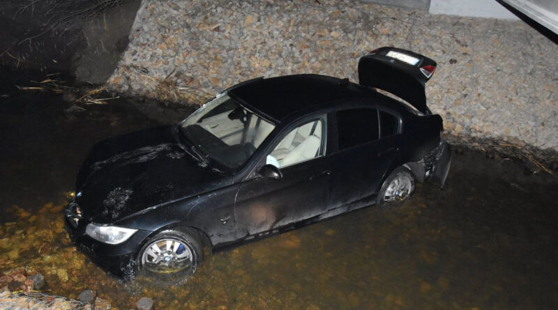 Sokule. BMW wjechało do rzeki. Za kierownicą siedział 18-latek