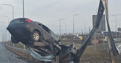 Zbyt późno skręcił w zjazd z ekspresówki