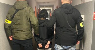 20-latka zaatakowała nożem nieznajomą. Policja znalazła u niej narkotyki