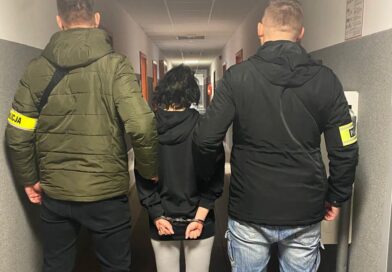 20-latka zaatakowała nożem nieznajomą. Policja znalazła u niej narkotyki