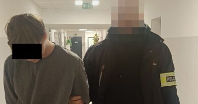 19-letni nożownik w rękach lubelskich policjantów. Jego ofiara walczy o życie w szpitalu