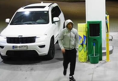 Dwóch aut już nie ma, ale nagranie zostało. Policja szuka sprawcy kradzieży