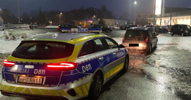 Mając 1,5 promila uciekał przed policją. W aucie wiózł poszukiwanego