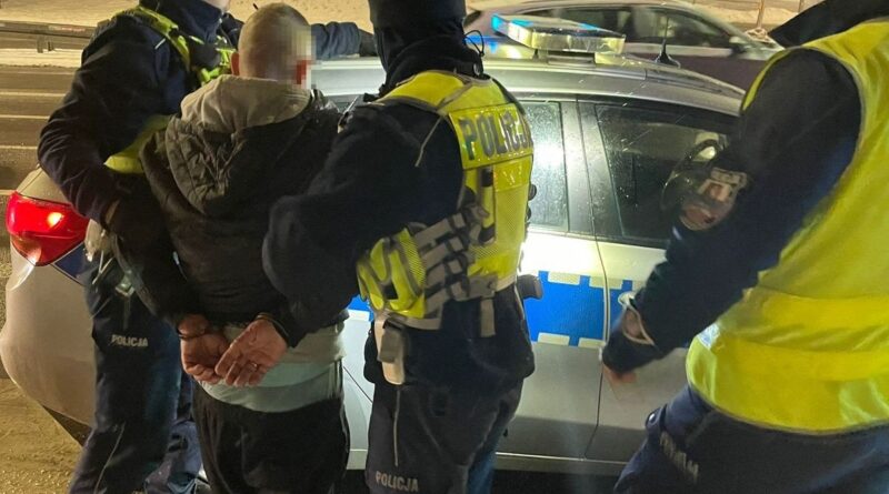 Pijany kierowca Volkswagena staranował trzy auta. Miał 3,5 promila i sądowy zakaz