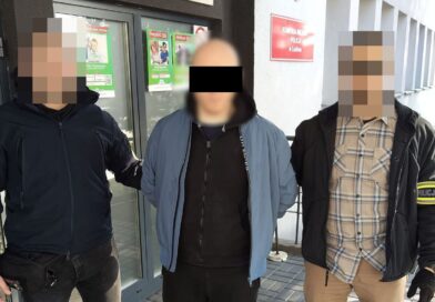 Myślała, że ratuje córkę – straciła 50 tys. zł. Jeden z oszustów w rękach policji