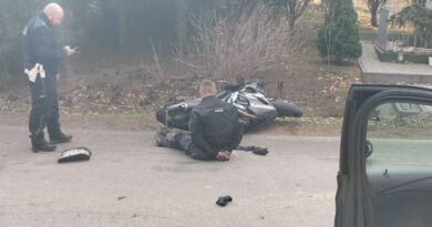 Uciekał motocyklem przed policją. Nie miał prawa jazdy, a pojazd przeglądu