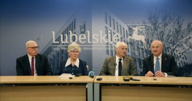 Marszałek zapowiada upamiętnienie ofiar rzezi wołyńskiej. Tablice pamięci pojawią się w kilkunastu miejscowościach