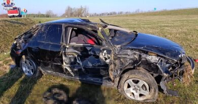 Tragiczny wypadek na krajowej „siedemnastce”. Nie żyje 23-letni kierowca