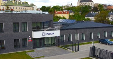 71-letnia chuliganka odpowie za pobicie. Pomagali jej dwaj mężczyźni