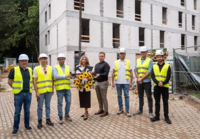 Nowy akademik KUL rośnie jak na drożdżach. Budynek ma już docelową bryłę