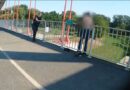 Było o włos od tragedii. 42-latek stał na krawędzi mostu w Lublinie [WIDEO]