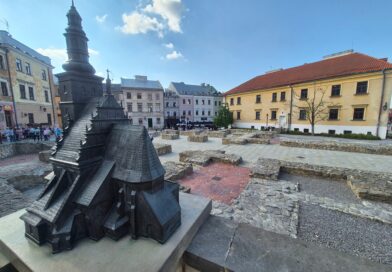 Plac Po Farze zmieni się nie do poznania. Czterech chętnych na przebudowę