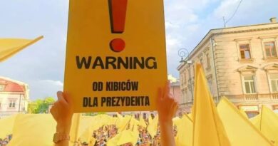 Kibice Motoru przyszli do Ratusza po konkrety. Co dalej ze stadionem żużlowym?